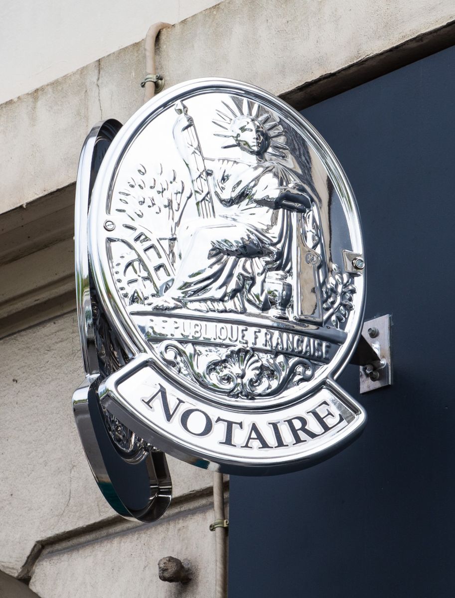 Plaque de notaire - Marine KOKCHA - Notaire dans le 17eme arrondissement de Paris - Pont Cardinet