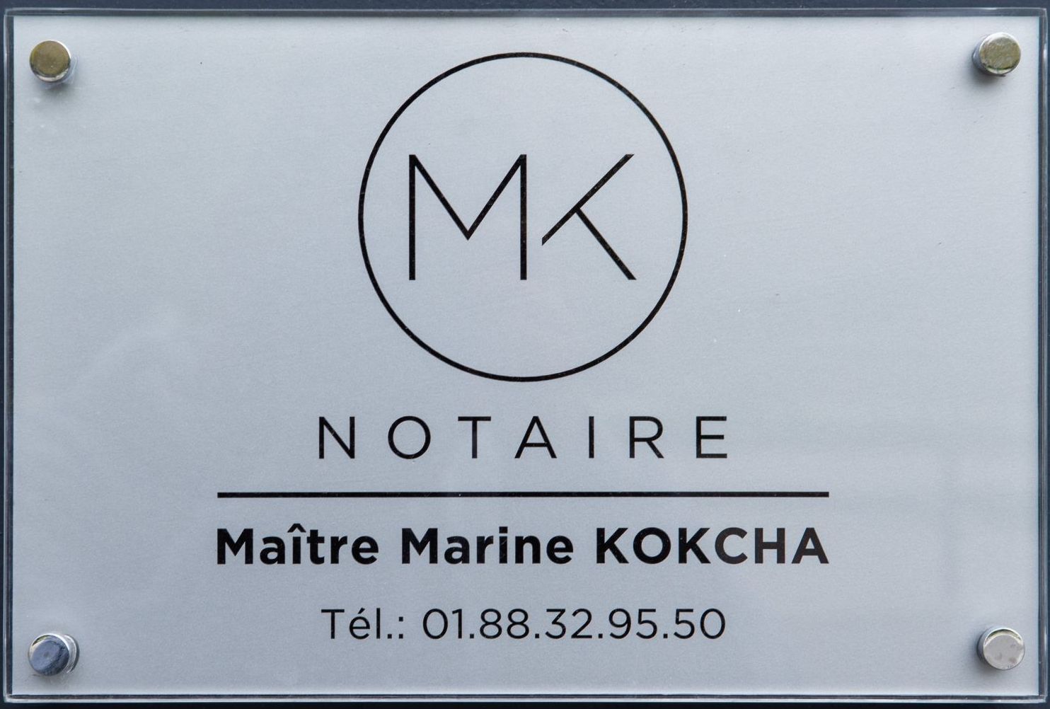 Plaque de notaire - Marine KOKCHA - Notaire dans le 17eme arrondissement de Paris - Pont Cardinet
